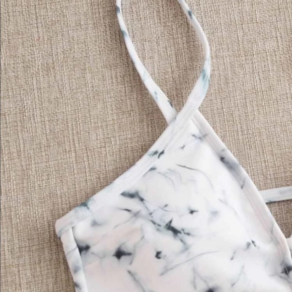 Bikini - Picture 5 of 6